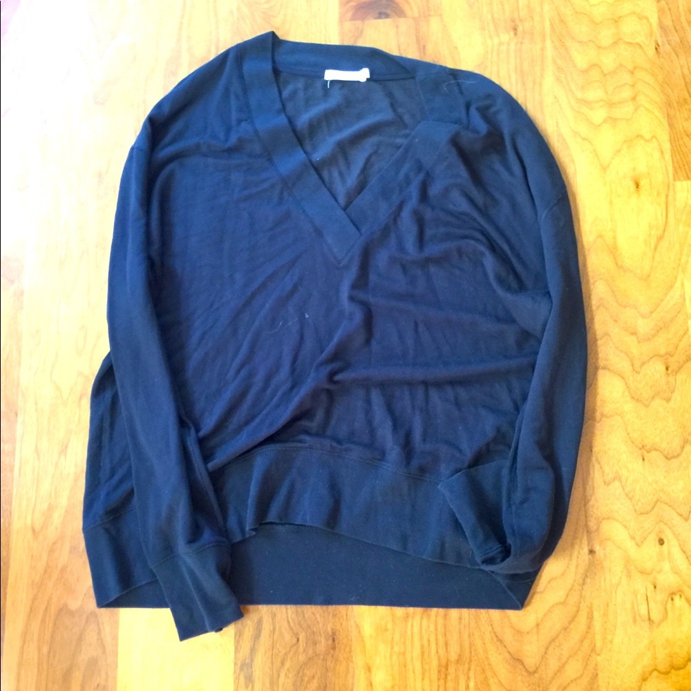 RAG AND BONE LARGE BLACK V NECK